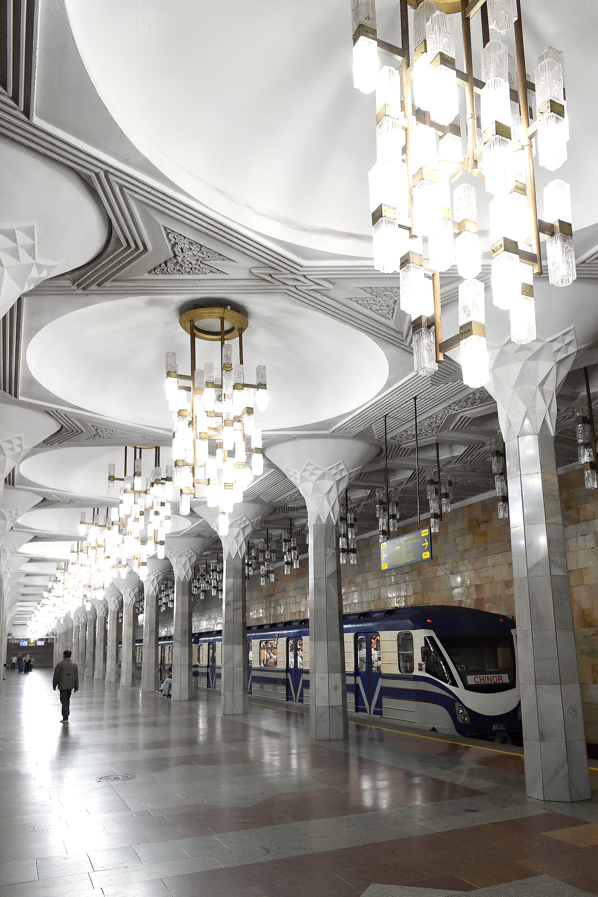 Mustaqillik Maydoni Metro